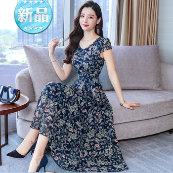 蕾絲連衣裙，穿出性感女神范