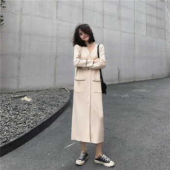 純色連衣裙，打造優(yōu)雅的小仙女