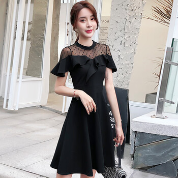 時(shí)尚小白裙，打造甜美少女風(fēng)