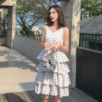 修身連衣裙，穿出優(yōu)雅小性感