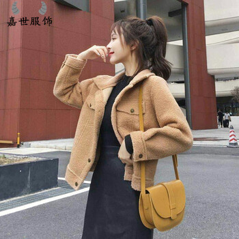 時(shí)尚風(fēng)，純色外套讓你賺足回頭率
