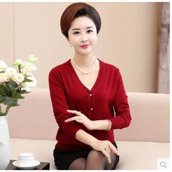 純色系帶針織衫，打造優(yōu)雅小仙女
