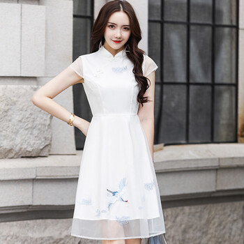 復(fù)古長裙，穿出優(yōu)雅小仙女