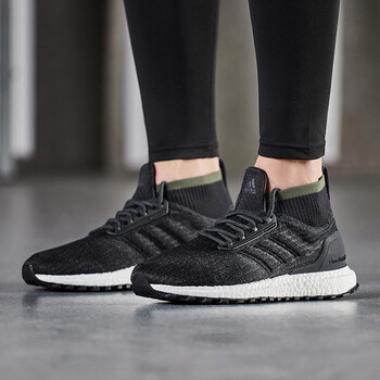 阿迪達斯（Adidas）跑步鞋CM8256黑/新品推薦 