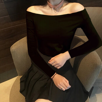 純色露肩裙，打造精致女神