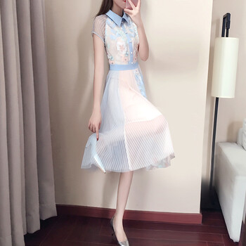 不做黃臉婆，碎花連衣裙拯救你