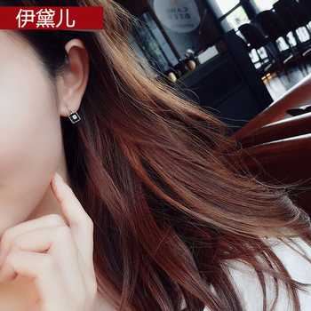 白水晶長(zhǎng)耳墜