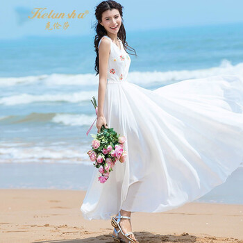 純色繡花長裙，打造優(yōu)雅小仙女