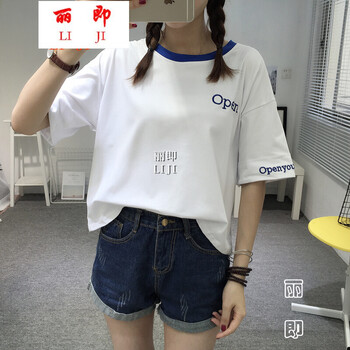百搭小白鞋，打造青春活力