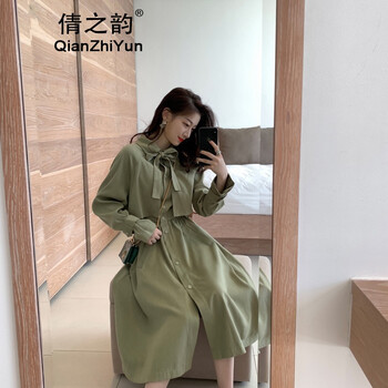 風(fēng)衣的連衣裙