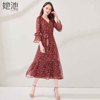 時(shí)尚小白連衣裙，打造優(yōu)雅女神