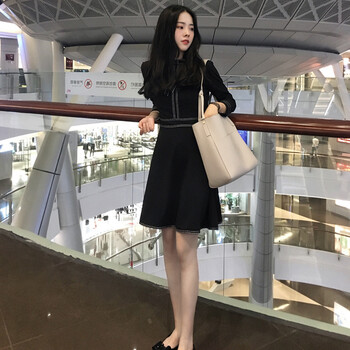 袖連衣裙，塑造性感女神