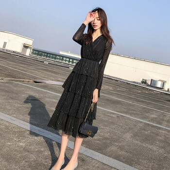 甜美吊帶裙，打造優(yōu)雅女神