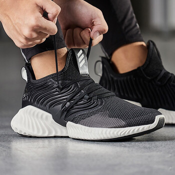 阿迪達斯（Adidas）跑步鞋D97280黑 