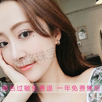 時尚銀耳釘，打造精致女人味