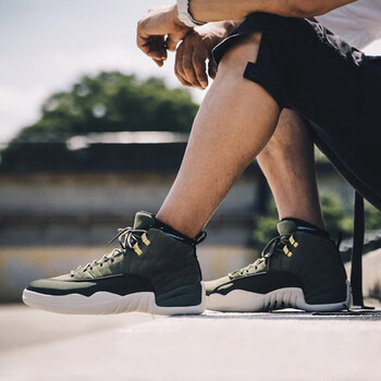 耐克（NIKE）籃球鞋CP3橄欖綠130690-301 