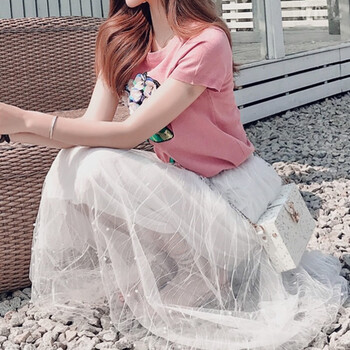 復(fù)古半身裙打造優(yōu)雅小仙女