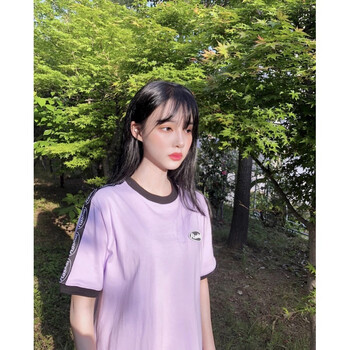 夏季出游，時(shí)尚短袖上衣來(lái)救場(chǎng)