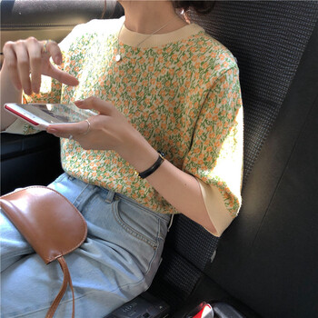 時尚短款針織衫，穿出甜美范