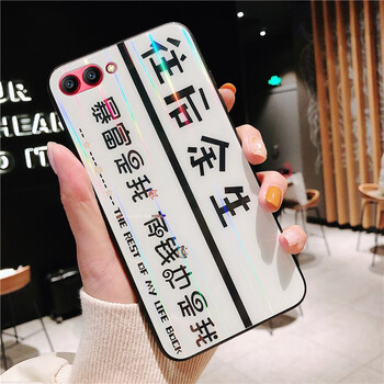 簡(jiǎn)約手機殼，讓你出行更輕松