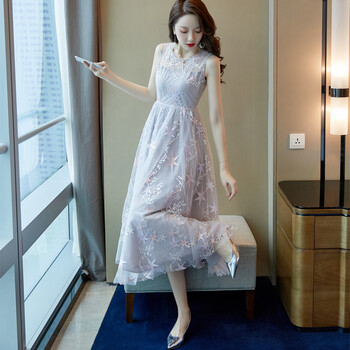 純色裙，塑造優(yōu)雅小仙女