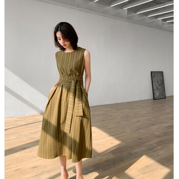 優(yōu)雅條紋裙，打造夏日清爽小仙女