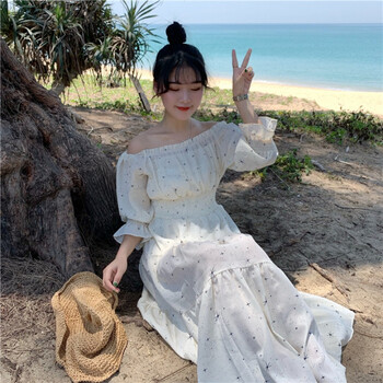 性感連衣裙，穿出優(yōu)雅女神范