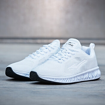 輕質(zhì)跑鞋，享受舒適好睡眠