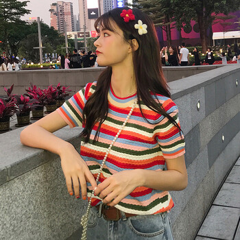 短袖寬松上衣，打造性感女神