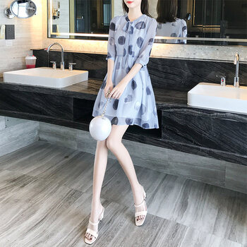 優(yōu)雅蕾絲連衣裙，打造時(shí)尚女人味
