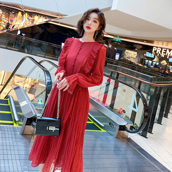 時(shí)尚小白裙，打造優(yōu)雅女神范