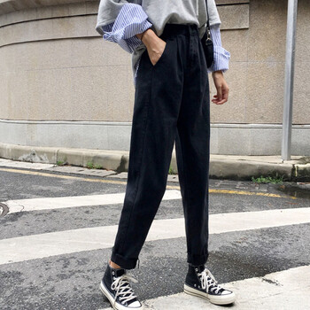 穿出修長美腿，高腰背帶褲