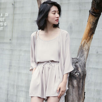 個(gè)性牛仔外套，打造時(shí)尚潮男