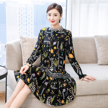 減齡小吊帶裙，打造優(yōu)雅少女風(fēng)