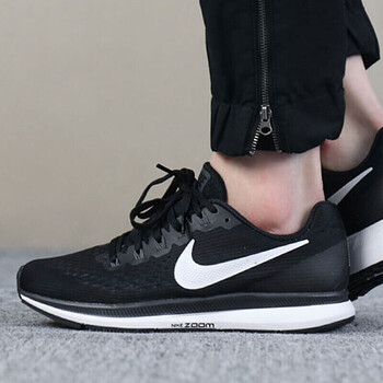耐克（NIKE）跑步鞋880560-001黑+白 