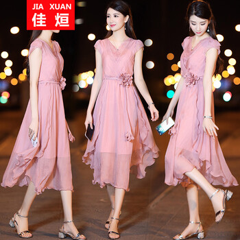 穿純色連衣裙，讓你氣場(chǎng)全開(kāi)