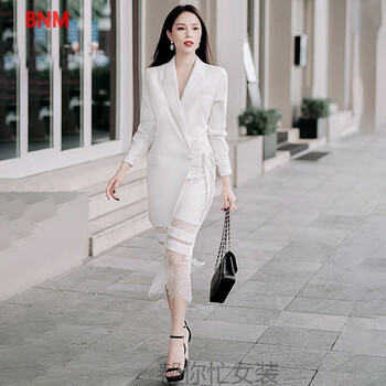 純色長袖連衣裙，打造百變女神范