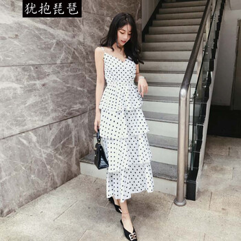 復(fù)古連衣裙，打造性感小仙女范