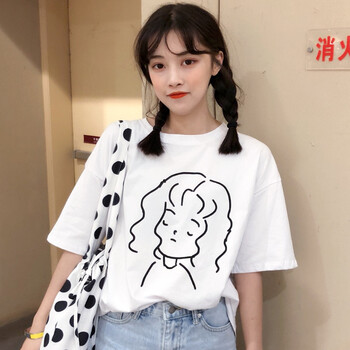 百搭小白鞋，時(shí)髦又吸睛