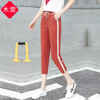 小身材大長(zhǎng)腿，簡(jiǎn)約牛仔褲顯氣質(zhì)