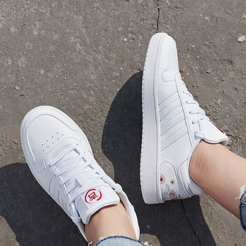 阿迪達(dá)斯（adidas）板鞋EE6502 