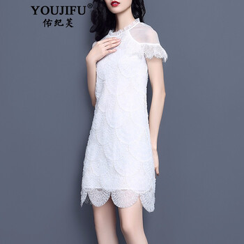 優(yōu)雅氣質(zhì)連衣裙，打造性感女人味