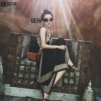 GERPP 純色 拼接，露背 連衣裙