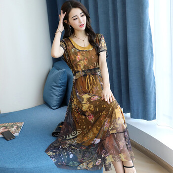 時(shí)尚小白裙，打造優(yōu)雅女神范