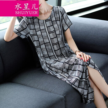 圓領(lǐng)小碼裙，打造優(yōu)雅女人味