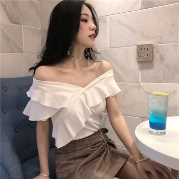 純色蕾絲裙，打造優(yōu)雅生活