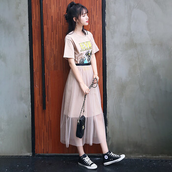 撞色連衣裙，打造優(yōu)雅女神