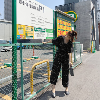 時(shí)尚高腰牛仔褲，穿出你的少女心
