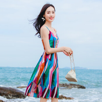 純色長(zhǎng)裙，塑造優(yōu)雅小仙女