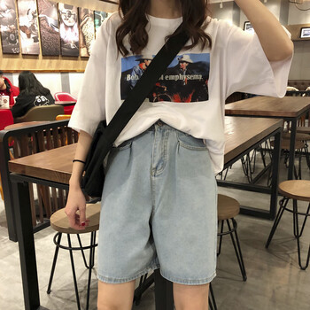 高腰牛仔短褲，穿出街頭活力范